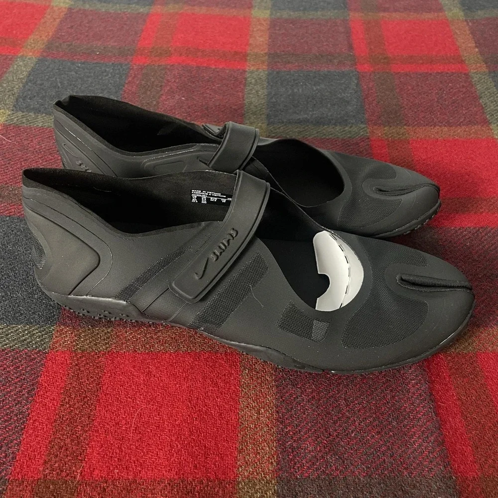 NikeSkims Rift Mesh Shoes M 10.5 / W 12 Black Split Toe IO7694 001 Sneakers